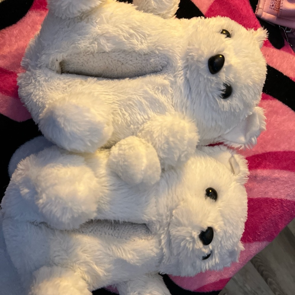 Aeropostale White Fleece Slippers